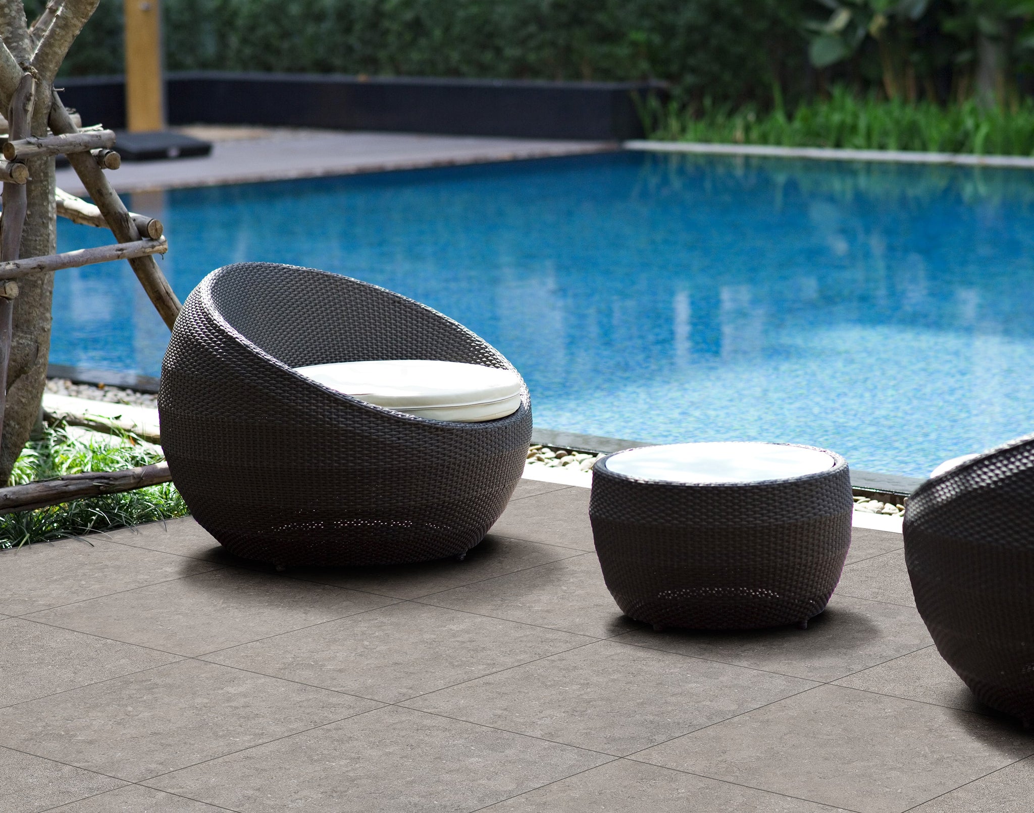 Roma Grey: Outdoor Porcelain Tiles & Porcelain Pavers